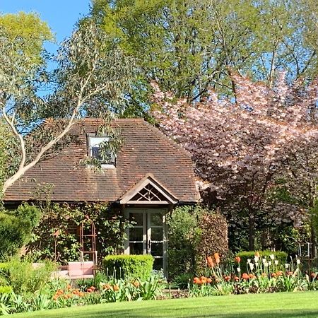 Bootmenders B&B Питърсфилд Екстериор снимка