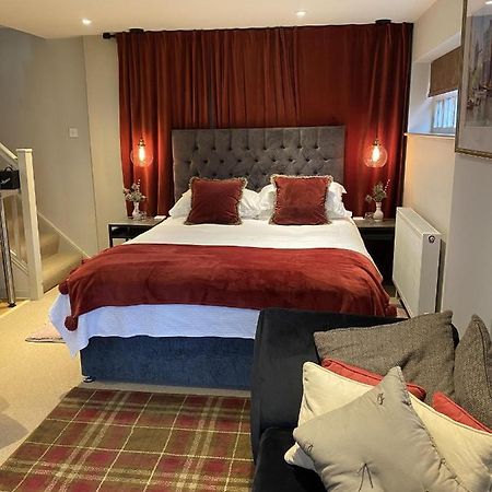 Bootmenders B&B Питърсфилд Екстериор снимка