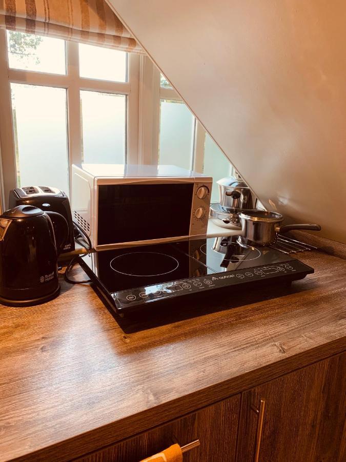 Bootmenders B&B Питърсфилд Екстериор снимка